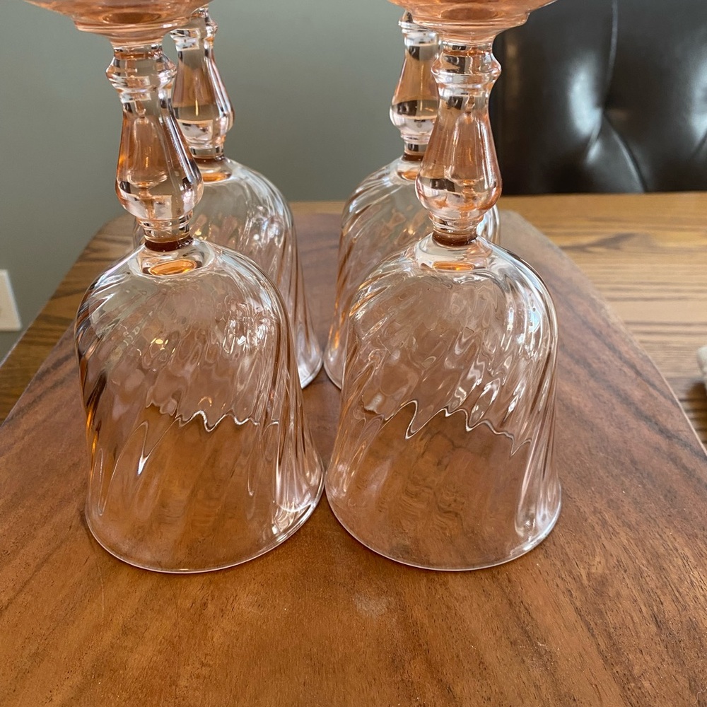Vintage Rosaline Pink Swirl Wine Glasses Set of Four. Arcoroc D’Arques France.